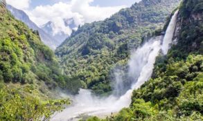 Nuranang-Falls