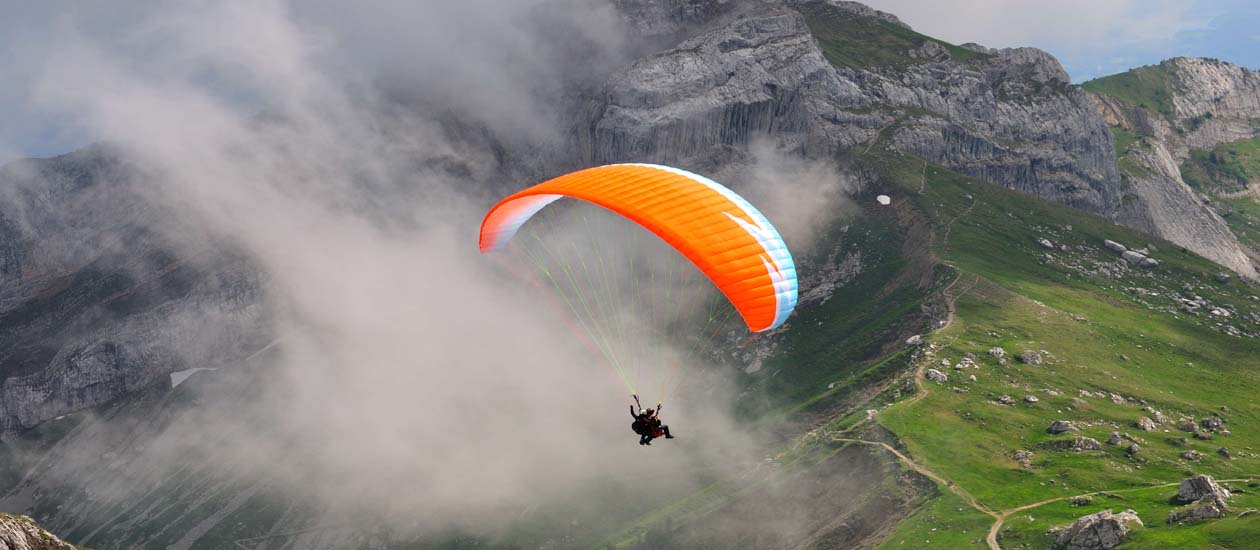 Paragliding in Bir Billing